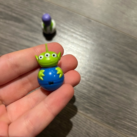 Buzz lightyear and little green alien wobbles - Picture 1 of 5